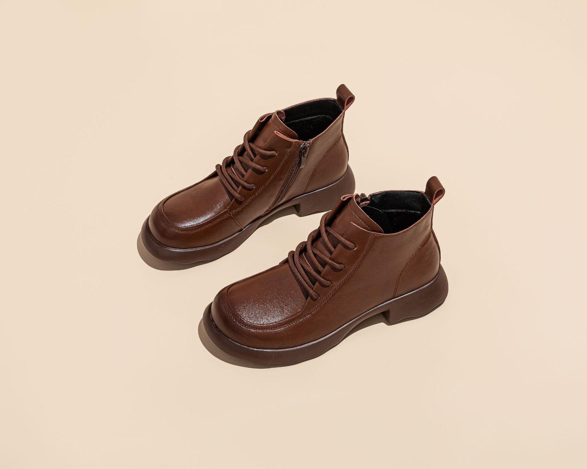 

Ретро ботинки Мартин женские 2025 зима новые толстый каблук шнуровка короткие ботинки низкие кожаные ботинки обувь для мамы утепленные 40