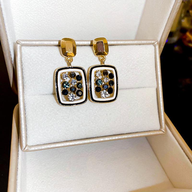 Black Enamel Oil Drop Butterfly Earrings Retro Versatile High-end Stud Earrings Niche Earrings Women
