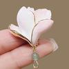 Brooch Retro Style Bead Tassel Magnolia Design Lapel Pin Sweaters Collars Hats Bags Coats Scarves Badge Outfit Accessory