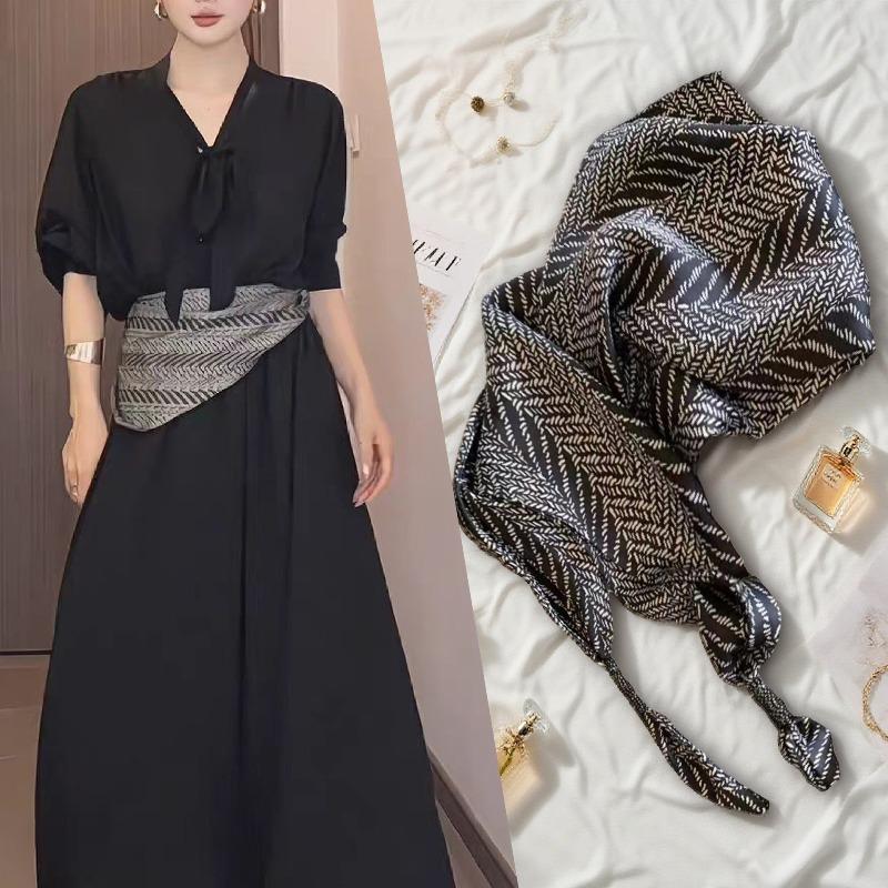 

Mary Striped waist triangle scarf, fanny pack, silk scarf belt, high-end waist accessory, waist scarf 110CM