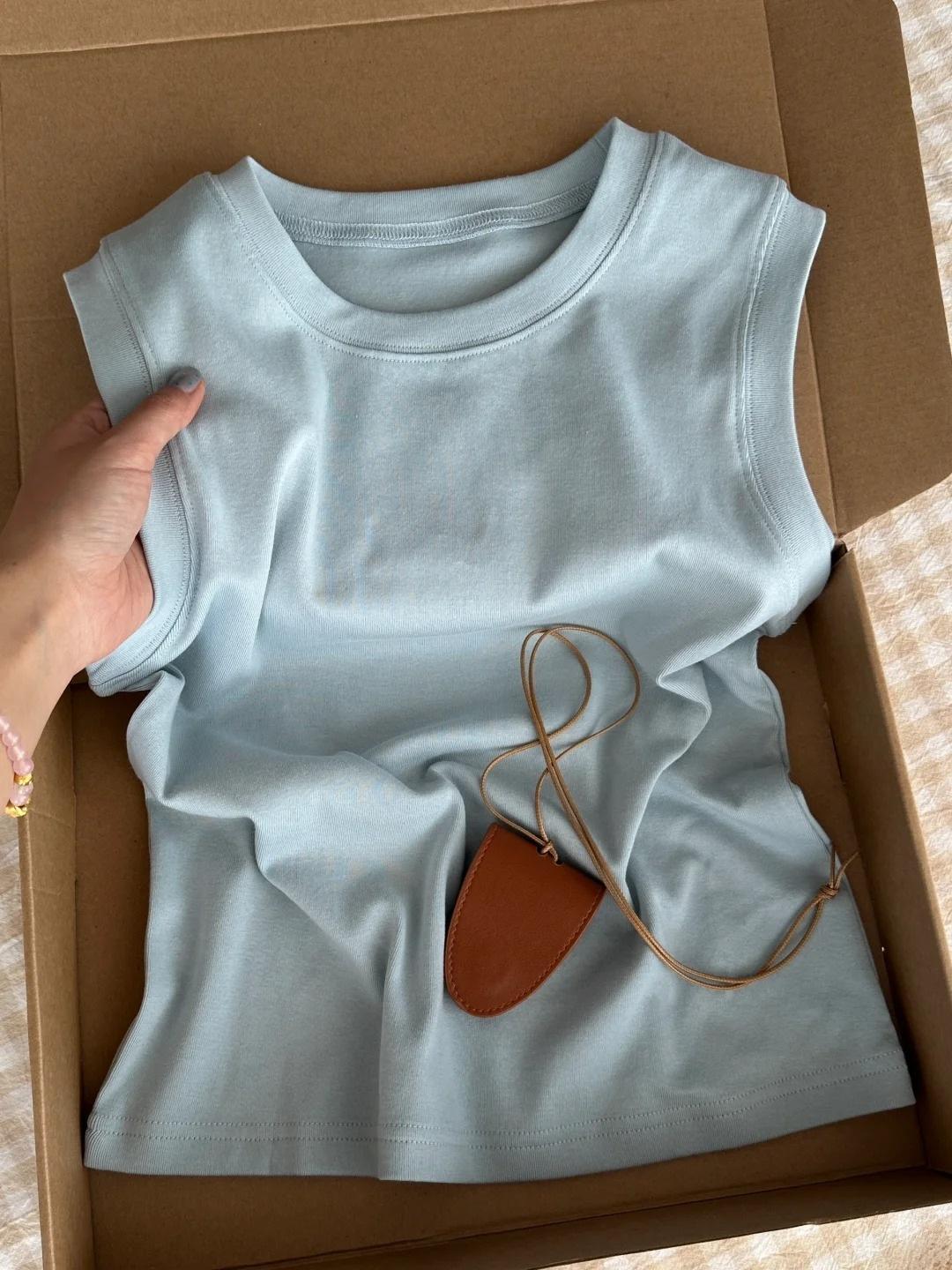 

Minimalist cotton vest for women s summer outer wear, covering sub-breasts, bottom top, basic style, with I-shaped suspenders inside. M