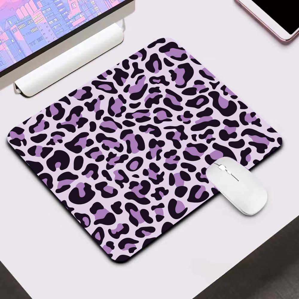 Pink Leopard Print Mouse Pad 18x22 Small Laptop Computer Office Table Mats PC Gaming Esport MousePad HD Non-Slip Rubber Desk Mat