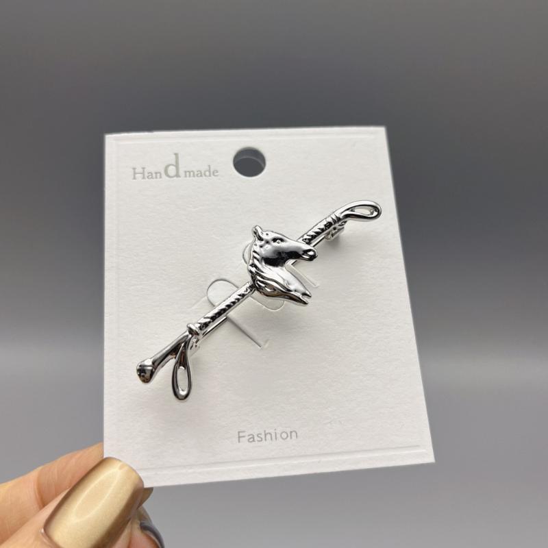 Metal Horsewhip Brooches Women Men Unisex Horse Head Whip Party Casual Brooch Pins Gifts
