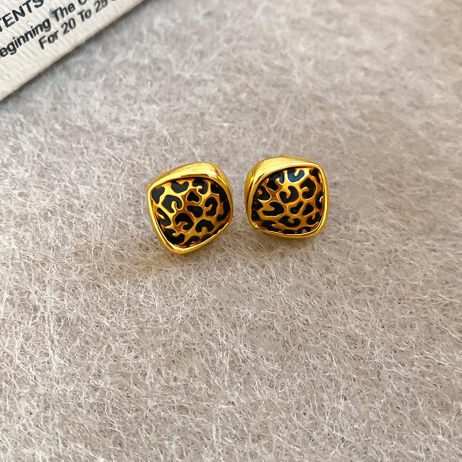 French retro autumn and winter geometric leopard print earrings stud earrings personalized earrings design sense niche