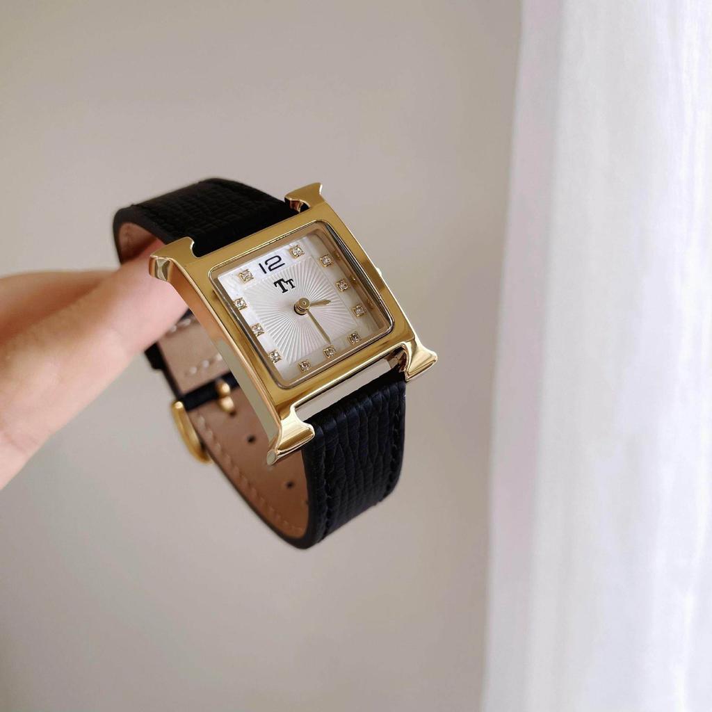 New Classic Retro Square Leather Watch, Women'S High-End Elegant Leather Strap Quartz Watch, Premium Selected Timepiece.