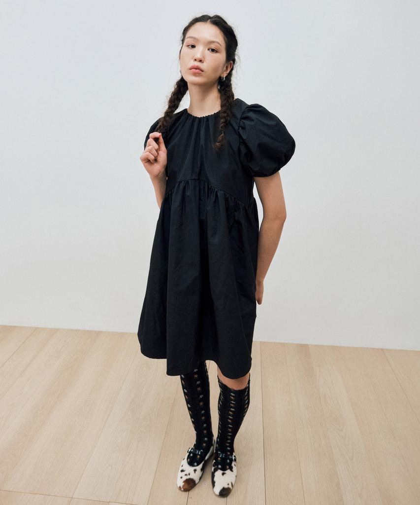 MAIS Arched Shirring Puff Sleeve Dress / Black