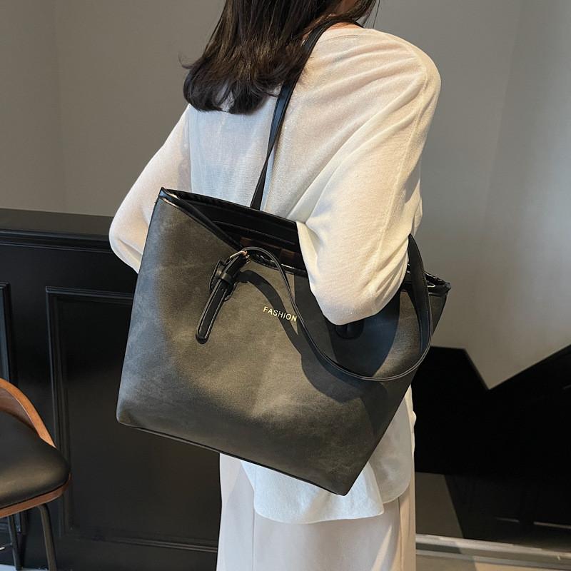 Large Pu Elegant Tote Bag With Zipper And Inner Pocket Ideal For University And Outings Daily