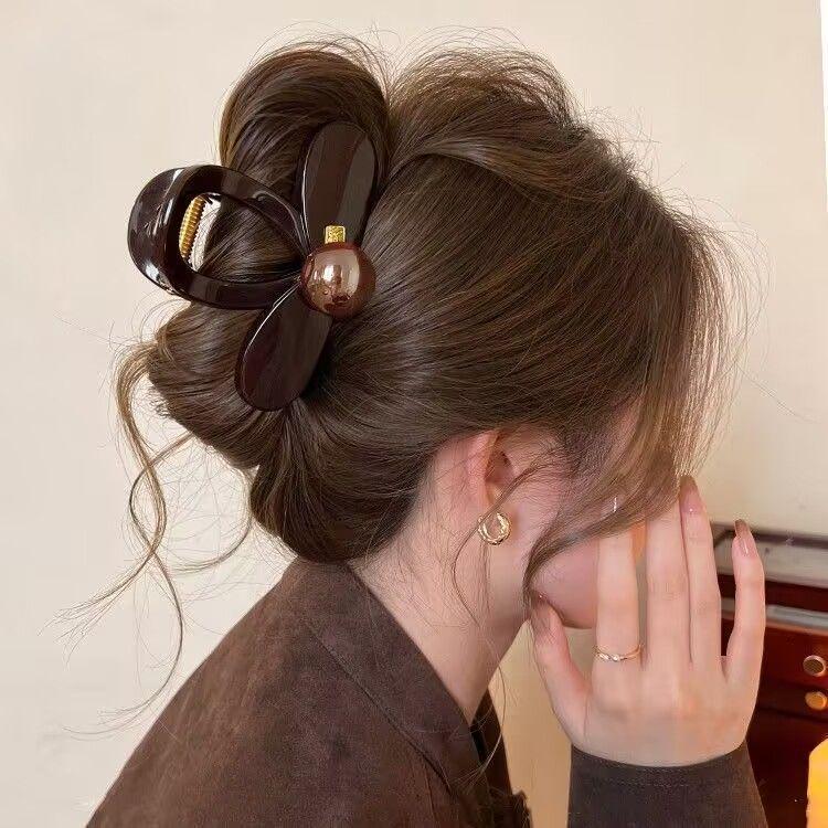 Elegant Round Bead Claw Hair Clip for Women - Exquisite High-End Shark Clip for Simple Updos