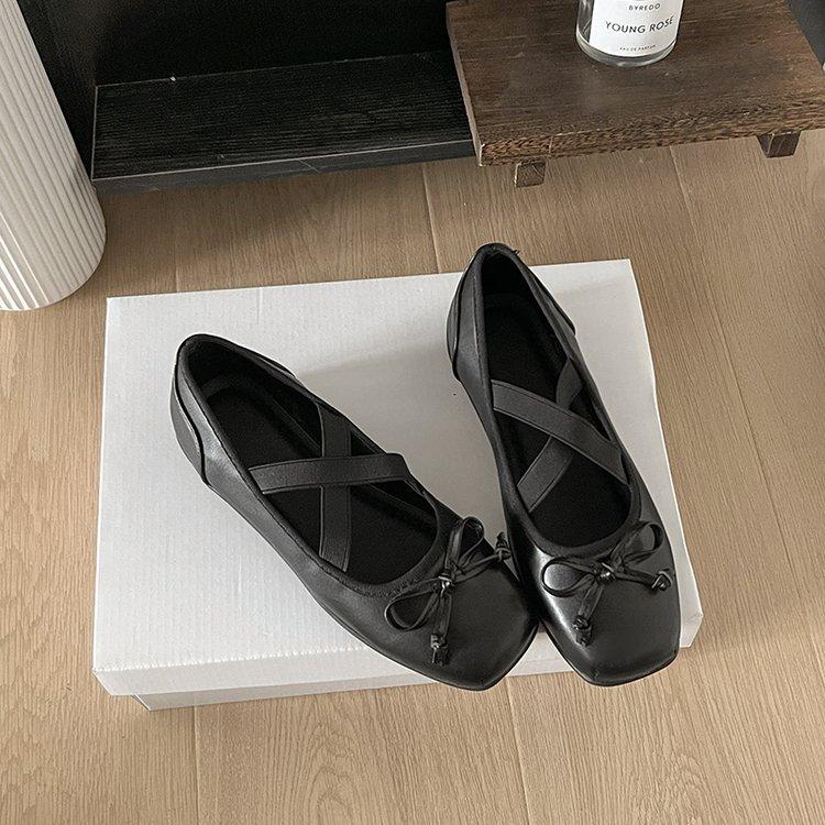 

Black French ballet style square head shallow mouth flat sole shoes women s summer 2025 new skirt versatile Mary Jane shoes 35