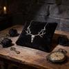Collana Ciondolo Teschio di Corvo Corna di Cervo Gotico con Catena a Croce per Donne