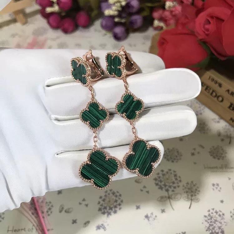 High-quality Four-leaf Clover Earrings Featuring Large and Small Flowers with White Mother-of-pearl A Versatile and Fashionable Accessory