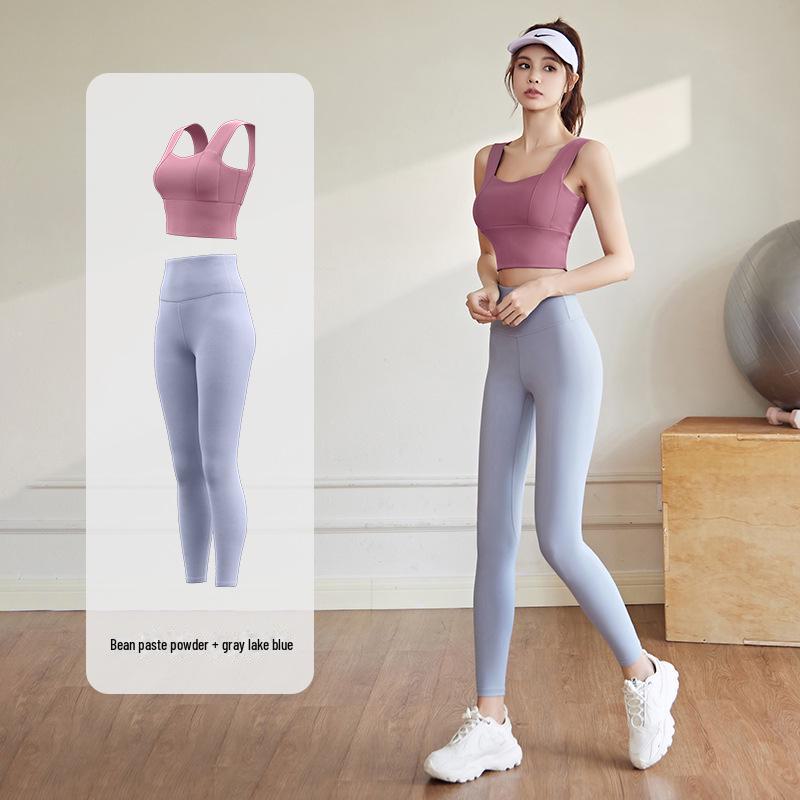 "Juyitang Peach Yoga Set: Shockproof Medium Support for Indoor Running & Fitness"