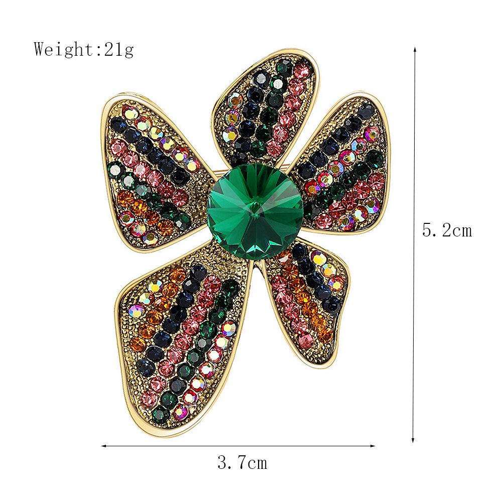 Light Luxury Retro Alloy Full Diamond Flower Brooch Elegant Ladies Dress Corsage Jewellery Plant Pin Perfect Gift for Couples