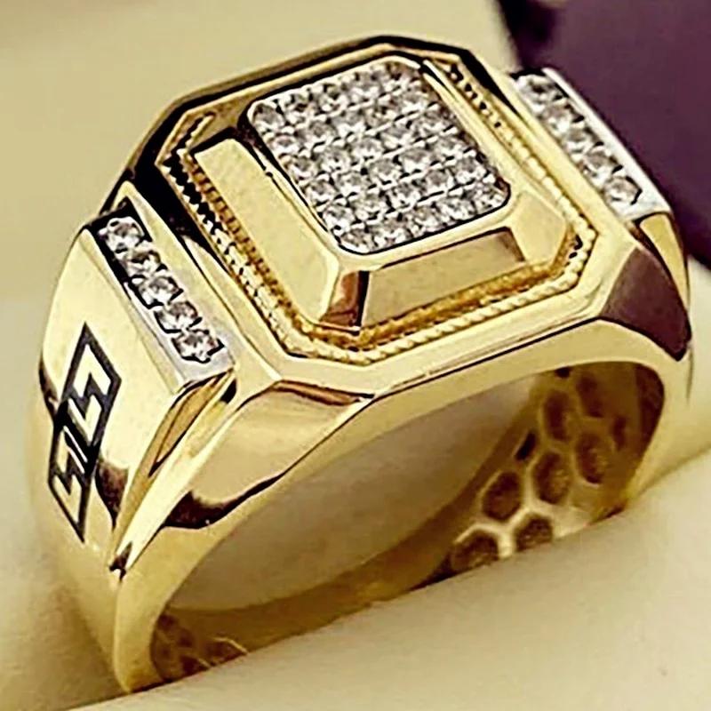 Klassischer Dominanter Goldfarbener Herrenring mit Zirkonia-Steinen besetzt Ehering Punk Schmuck