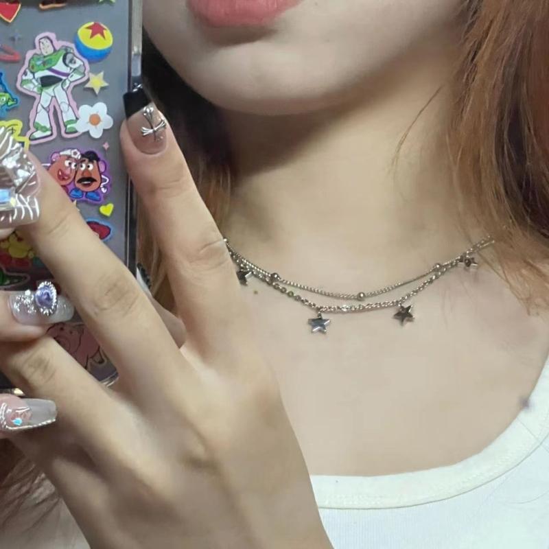 Star Beaded Strand Necklace Star Pendant Choker Fashion Accessory Neck Jewelry Alloy Material for Fashionable Ladies