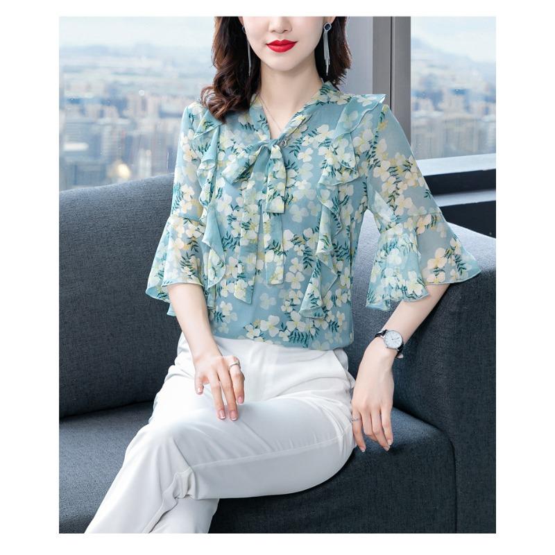 Middle-aged Loose Chiffon Shirt Women's Short-sleeved New Fashion Floral Tops Age-reducing Shirts