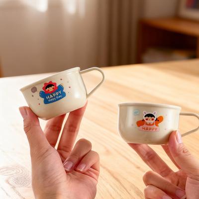 Süßer Kinderbecher Tumbler Mini Kunststoff/304 Edelstahl Wasserbecher mit Griff Langlebiger Verbrühschutz Tee Milch Kaffeebecher