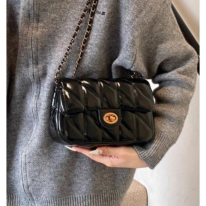 Retro High-end Oil Wax Leather Shoulder Bag 2025 Autumn and Winter New Niche Fashion Small Fragrant Wind Rhombus Messenger Women's Bag