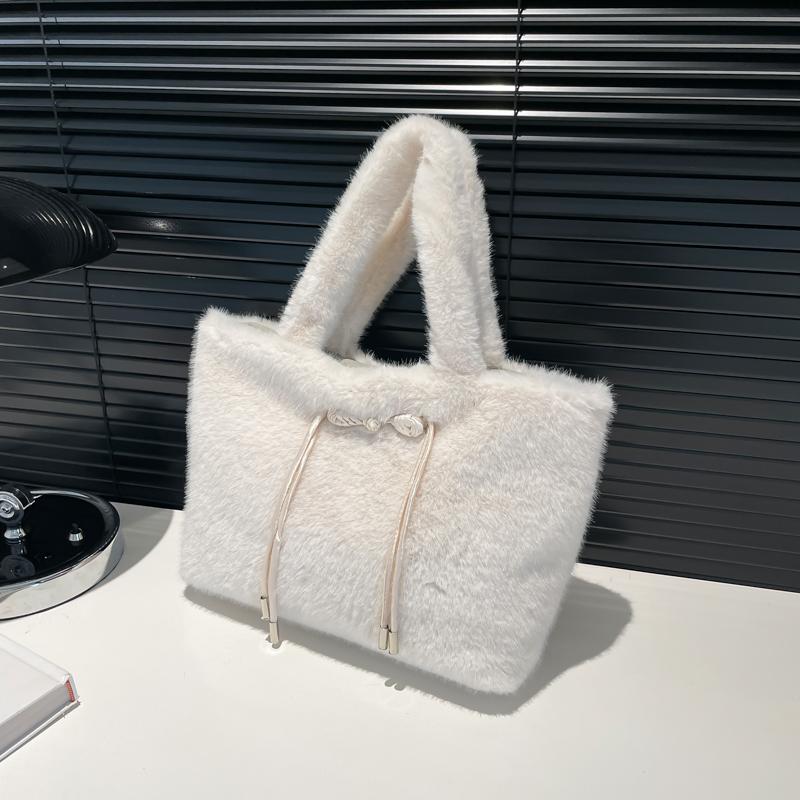 

Puffer Handbag Women s Bag Faux Fur Shoulder Bag Autumn Winter Plush Tote Bag Casual Fuzzy Large Capacity Shopping Bag 2023 New бежевый