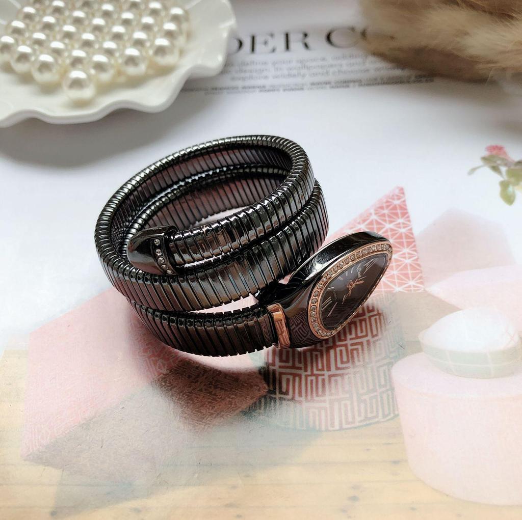 Trendy Snake-Shaped Quartz Bangle Watch for Women – Creative Bracelet Style