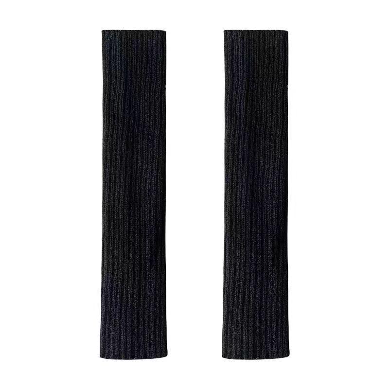 Women's Grey Knitted Socks: Stylish, All-Season Warmth for Any Leg Size