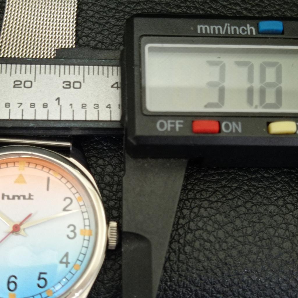 HMT HAND-WINDING INDIAN MENS VINTAGE WRIST WATCH A702824-1 R211-a702824