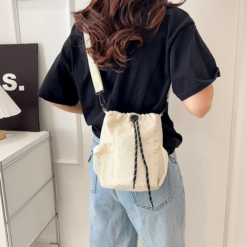 Women's Nylon Crossbody Bag Casual Bucket Bag Fashion Drawstring Popular Multifunctional Adjustable Strap Shoulder Tote Bags