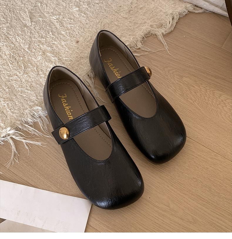 Stylish and lightweight white round head flat bottom shallow mouth single shoes women's 2025 new autumn and winter soft sole Mary Jane small leather