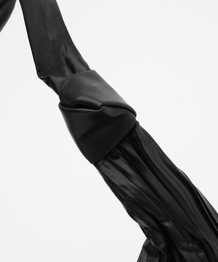 Millo Women Pleated Triangle Bag [Black]
