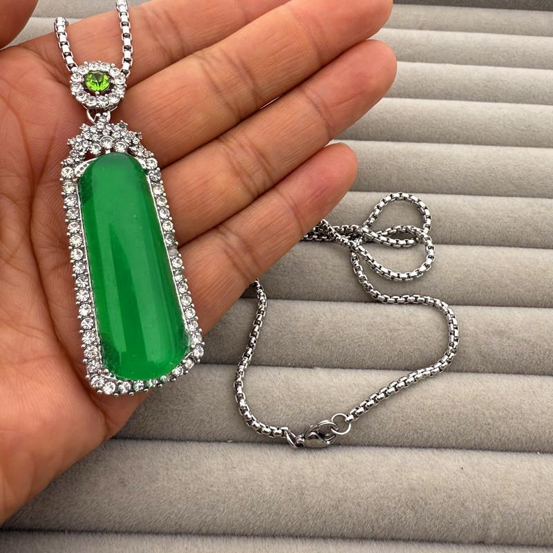 Elegant Women's High-Quality Imitation Chalcedony Pendant Necklace - Jade Green Ping'an Pai, High Ice Jade Inlaid Design
