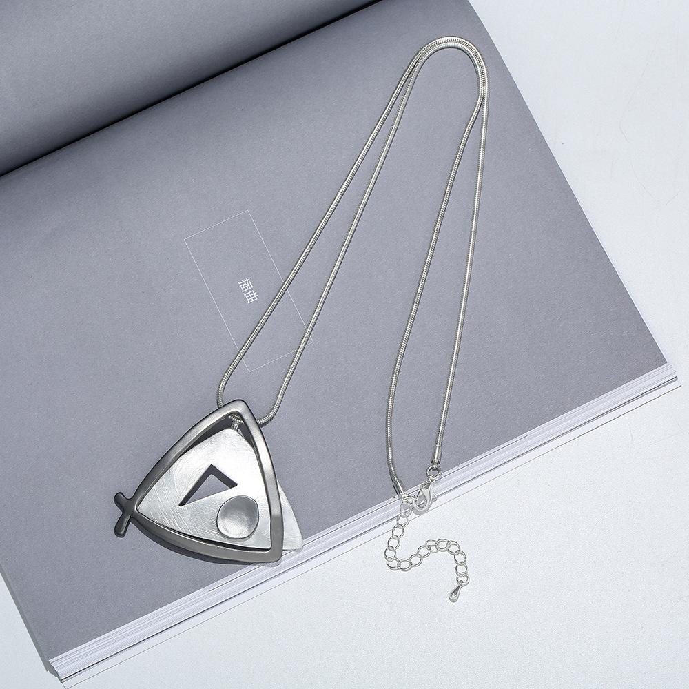 Long chain jewelry ins high-end triangle fish-shaped simple necklace European and American style long style