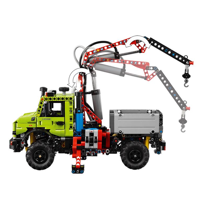 LEGO 42242 Technic Mercedes-Benz Unimog U 5023 with Crane