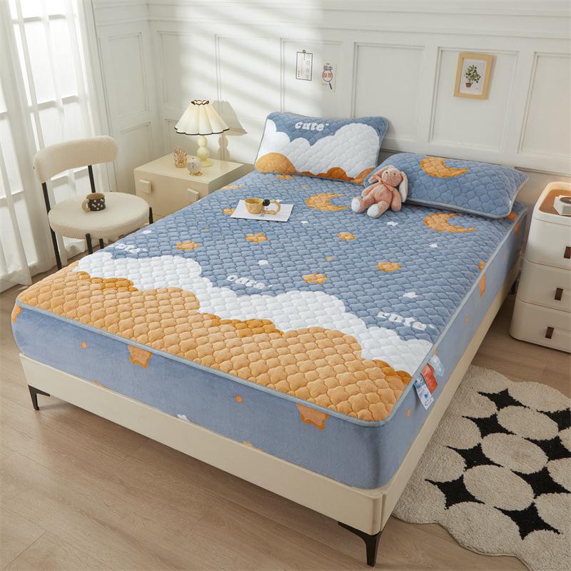 Mother-and-baby Milk Velvet Padded Bedspread with Cotton Padded Single and Double Simmons Bedspread Mattress Protective Cover