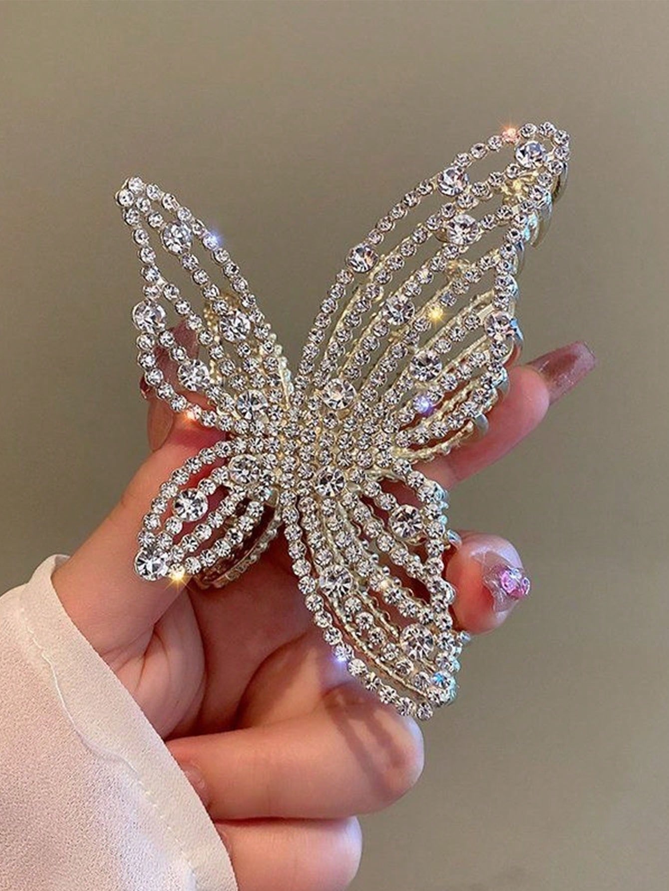 

1 Pcs Fashion Minimalist Hollowed Butterfly Artificial Pearl Crystal Hair Claws For Women Girls Party Hair Accessories