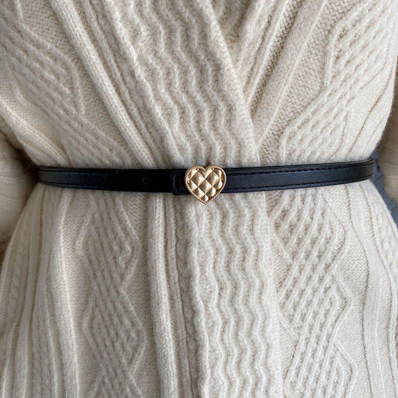 

Элегантный пояс в форме сердца для женщин из гладкого полиуретана черного и бордового цвета Black Heart Belt