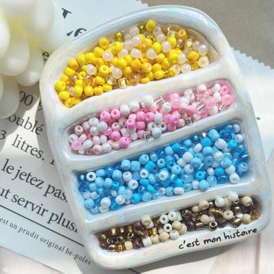 4 mm große Glasreisperlen in verschiedenen Farben für handgefertigte DIY-Accessoires – perfekt für Armbänder, Halsketten und Kleidungsdekor.