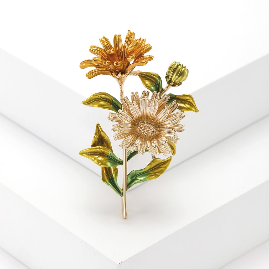 Enamel Chrysanthemum Brooches for Women Sunflower Plant Lapel Pins Event Funny Luxury Gifts New Year Friends Decoration