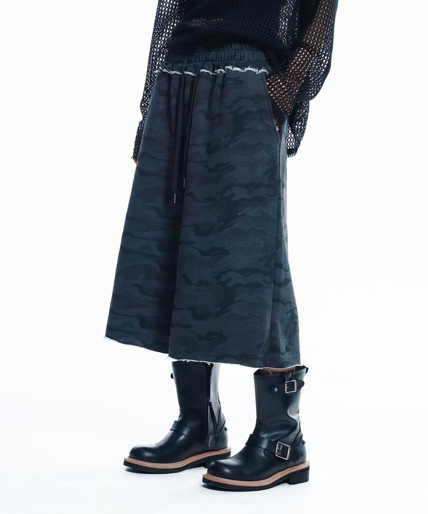 EASY NO EASY Camo Autumn Length Sweat Bermuda Pants - Charcoal