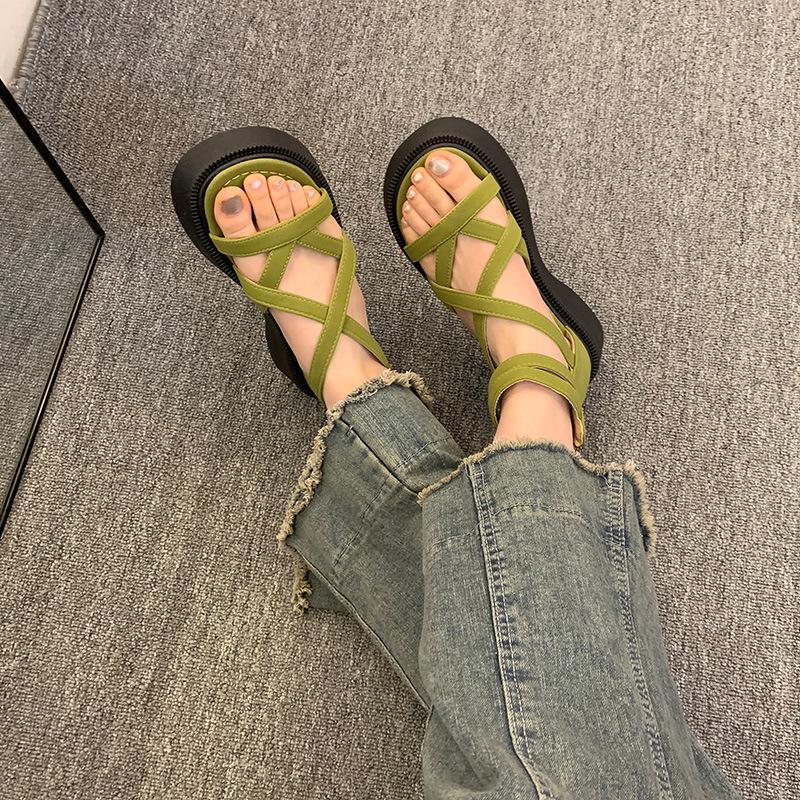 

Thick-soled open-toed casual sandals women s 2024 summer new niche design sense hollow fashion flat-soled Roman shoes women 40 зелений