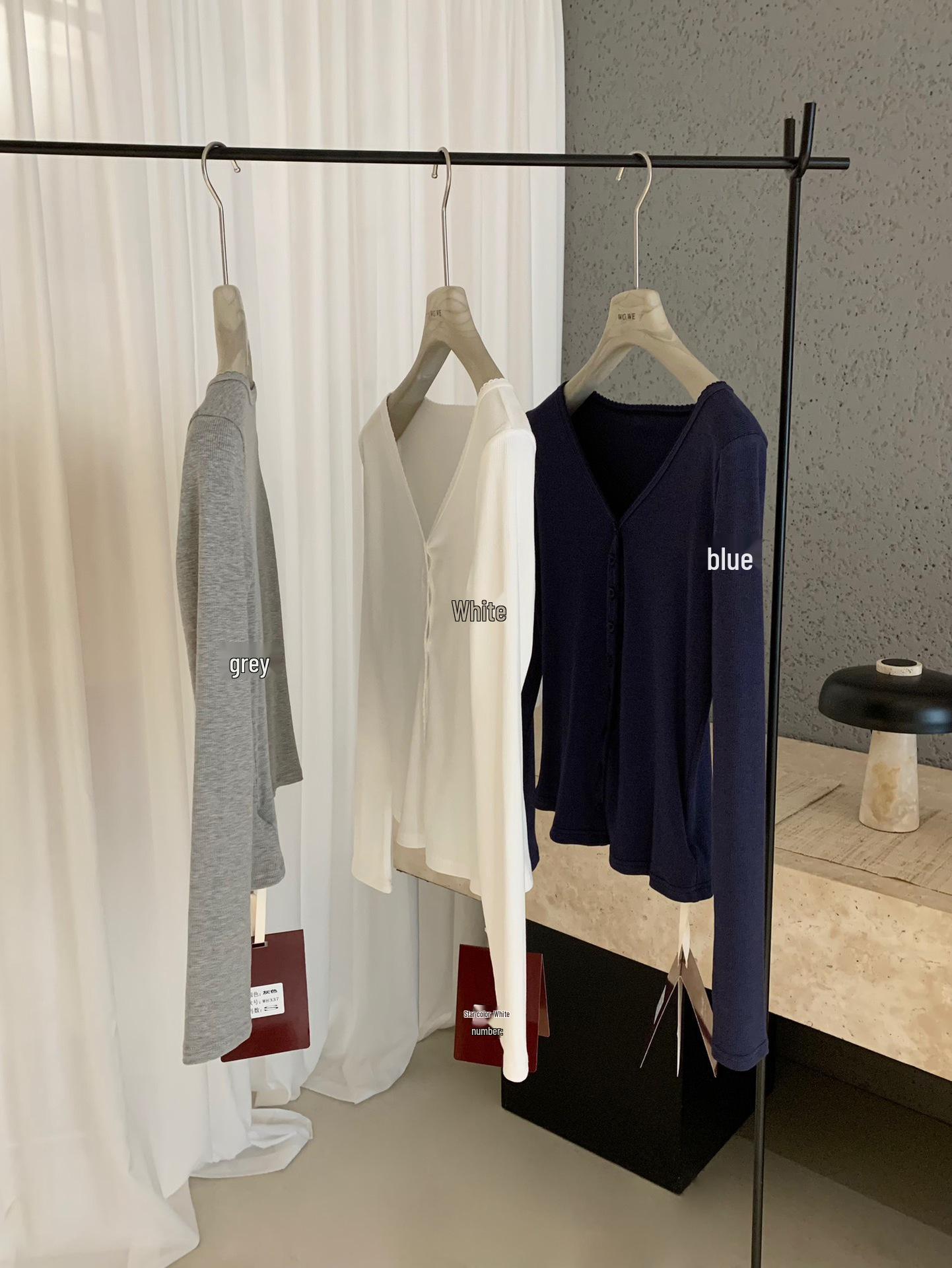 

Women s Petite V-Neck Long Sleeve T-Shirt - Autumn/Winter New Arrivals Medium синий