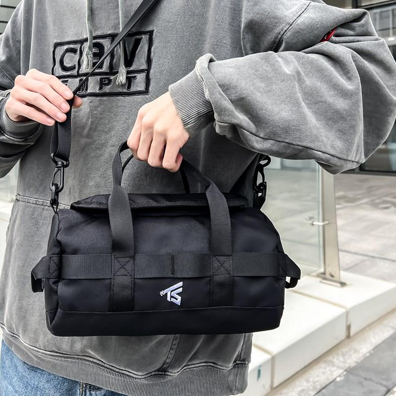 Мужская легкая сумка через плечо — фото 19