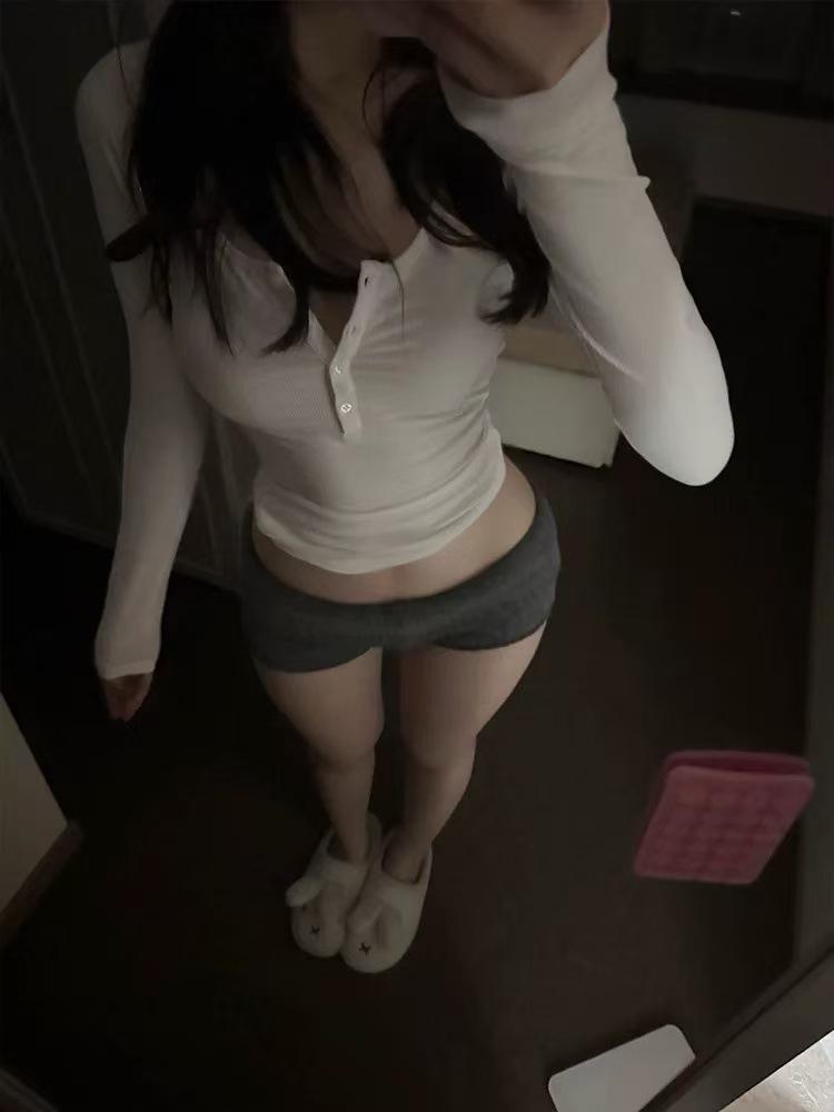 Women's Pure Desire Henley U-neck White Slim-fit Long Sleeve T-Shirt - Autumn/Winter Sexy Base Layer