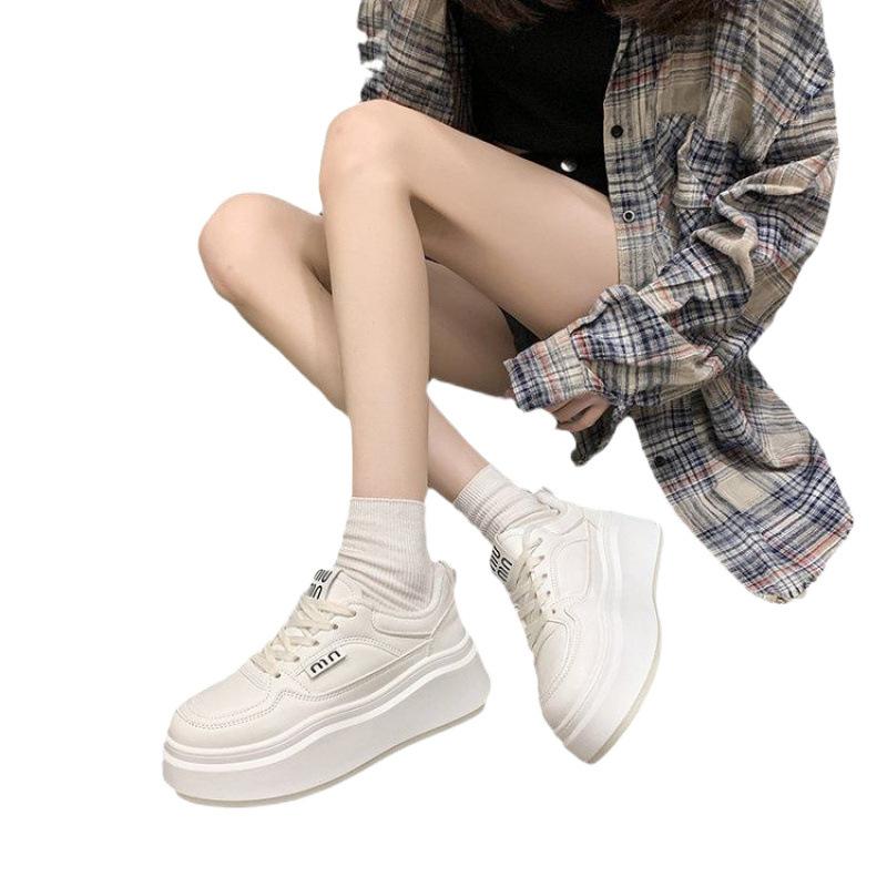 Little white shoes women's 2025 spring and autumn models round head thick sole wide foot bread shoes sports and leisure student board shoes sports s