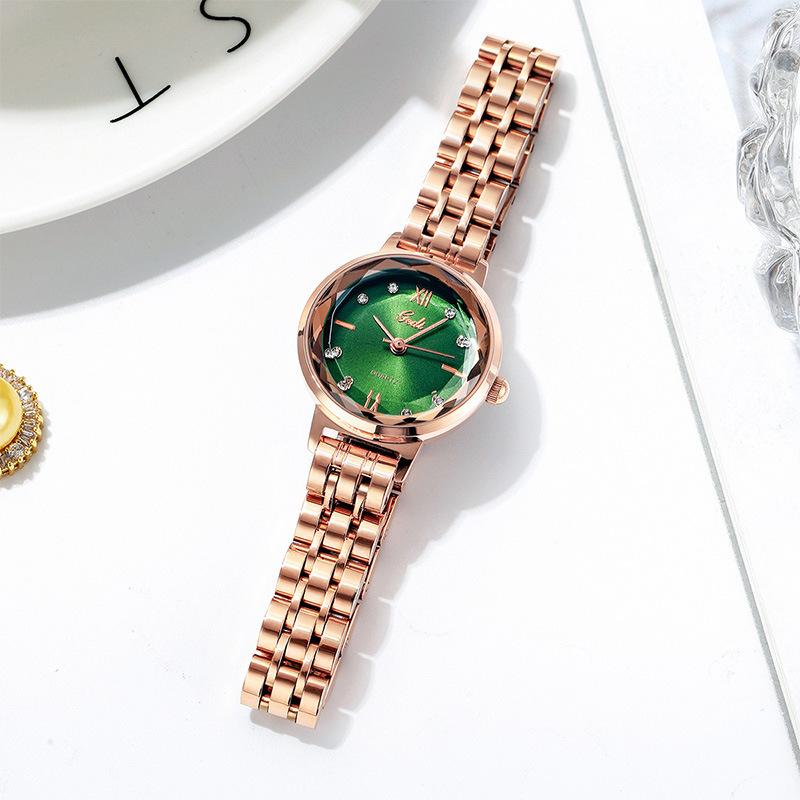 Small Plate Fashion Temperament Steel Belt Watch Women'S Trend Gypsy Waterproof Quartz Watch