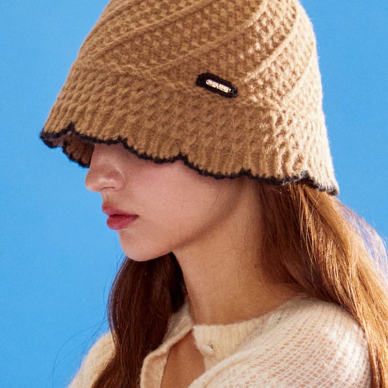 

MERRYMOTIVE Deep beige knitted bucket hat Beige
