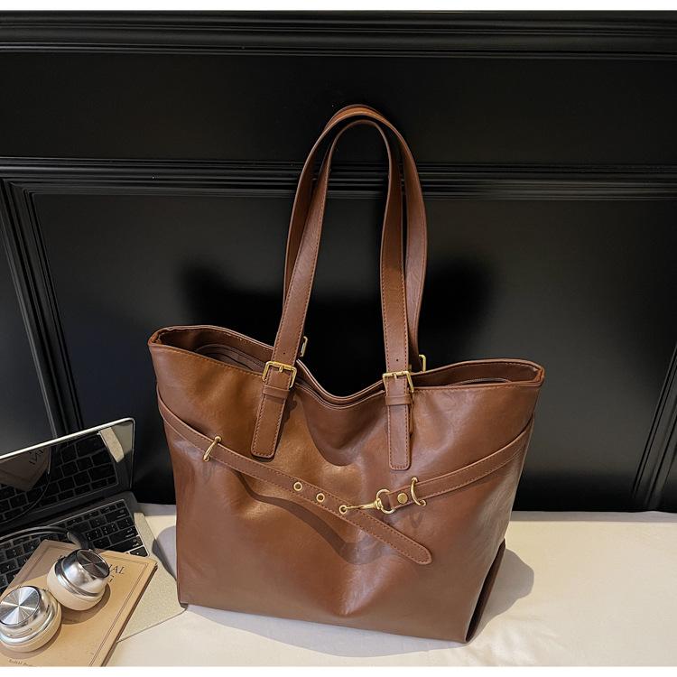 Winter Retro Bag Women's 2025 New Large-capacity Fashionable Versatile Shoulder Bag Simple Commuter Tote Bag