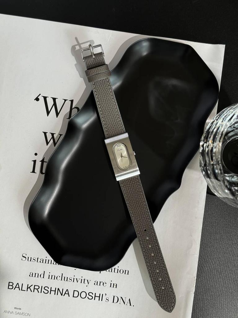 Shigaodi Damen Retro Minimalistische Lederarmbanduhr – Modisch, Lässig und Wasserdicht.