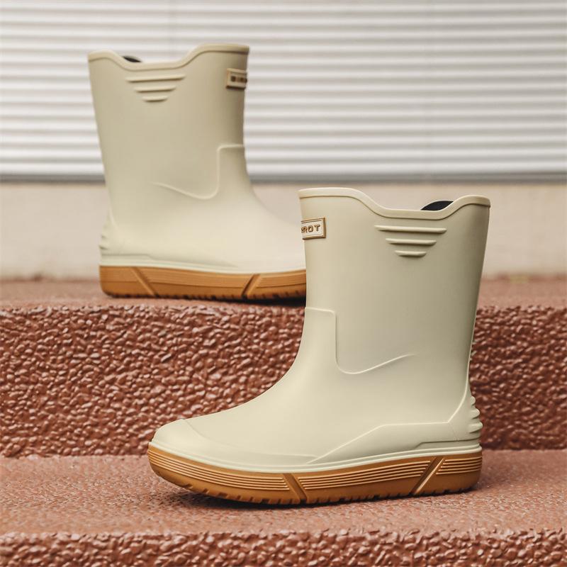 Rain shoes men's new medium tube non-slip waterproof shoes fashionable outdoor water boots warm short tube rubber shoes men