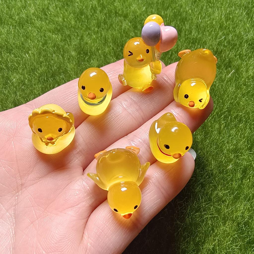 100pcs Luminous Mini Ducks Resin Miniature 3D Duck Figurines Moss Micro Landscape Resin Doll House Landscape Decor Glow at Dark