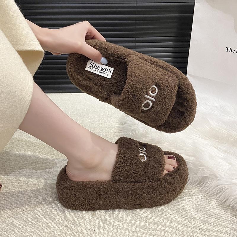 Korean version of trendy muffin Mao Mao slippers women's outer wear 2025 autumn and winter new thick bottom height increase casual one-word drag